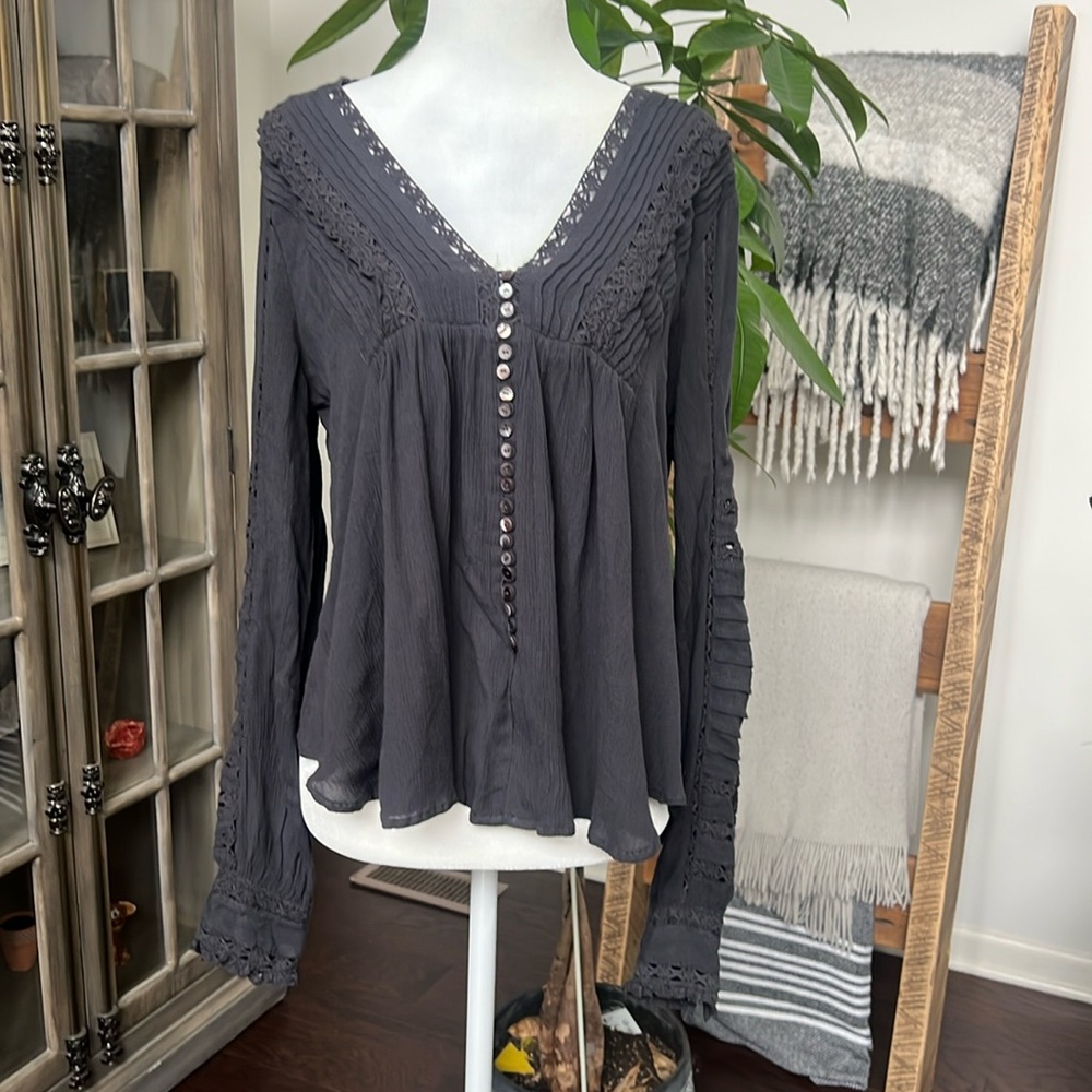 Women’s Free People flowy boho style shirt